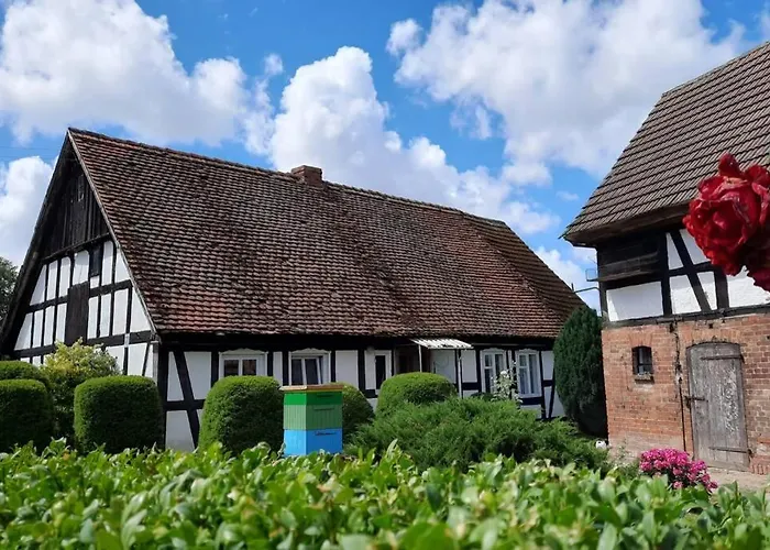 Zabytkowa Zagroda Agroturystyka Hotel *